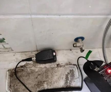 深圳市屋顶漏水维修公司分享下卫生间漏水的危害及解决方法